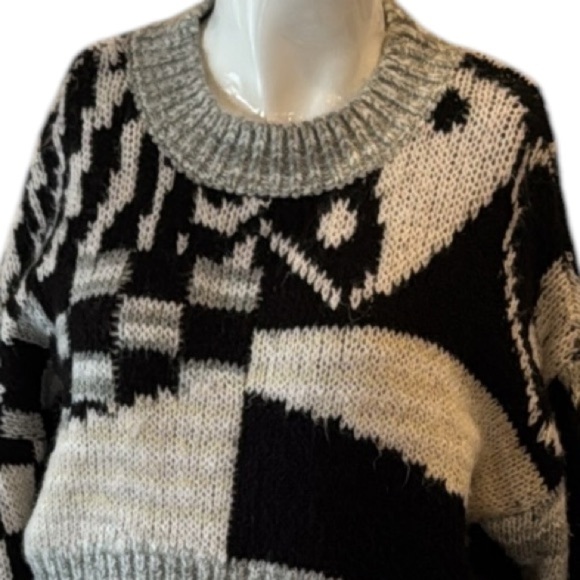 Urban Outfitters Lennon Jacquard Cropped  Black & White Crewneck Sweater Size XS - Picture 10 of 16